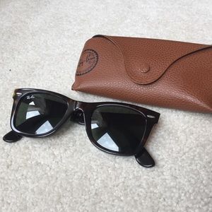 Ray Ban Classic Wayfarer Sunglasses